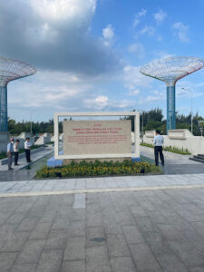 Light Sculpture with a Screen in a Roundabout