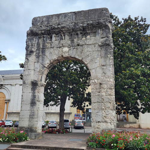 Arc De Campanus