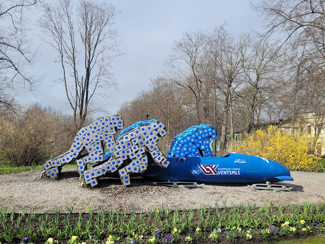 Bobsleigh Team Flower Sculpture Travel Forum Reviews