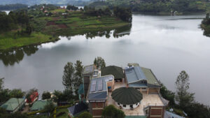 Bunyonyi Safaris Resort