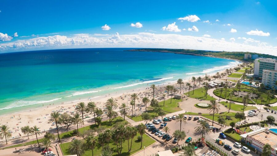 Crystal blue waters in Cala Millor