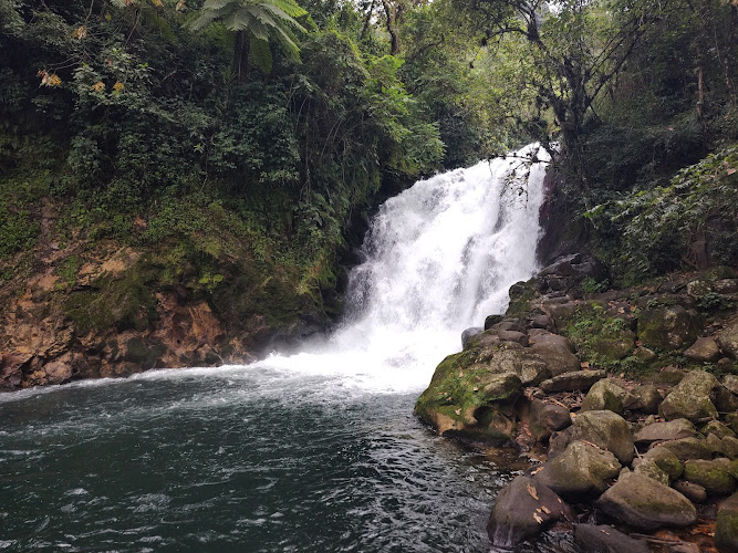 Cascada De La Monja