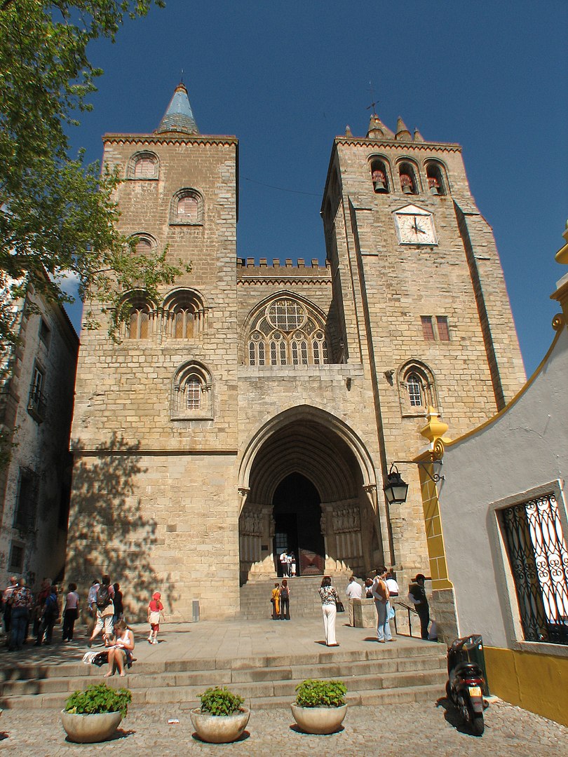 Cathedral of Évora exterior