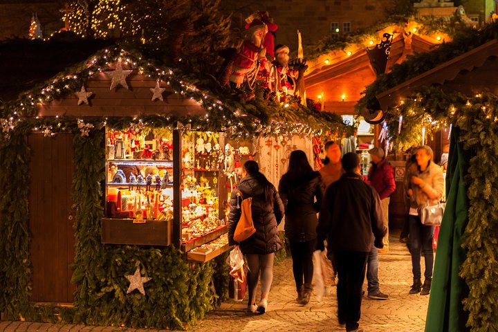 Shoppers at Christkindlmarkt (Germany)