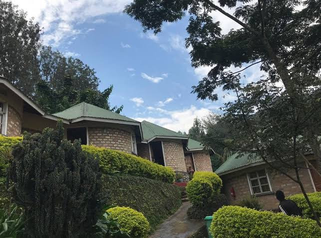 Crater Bay Cottages and Camp