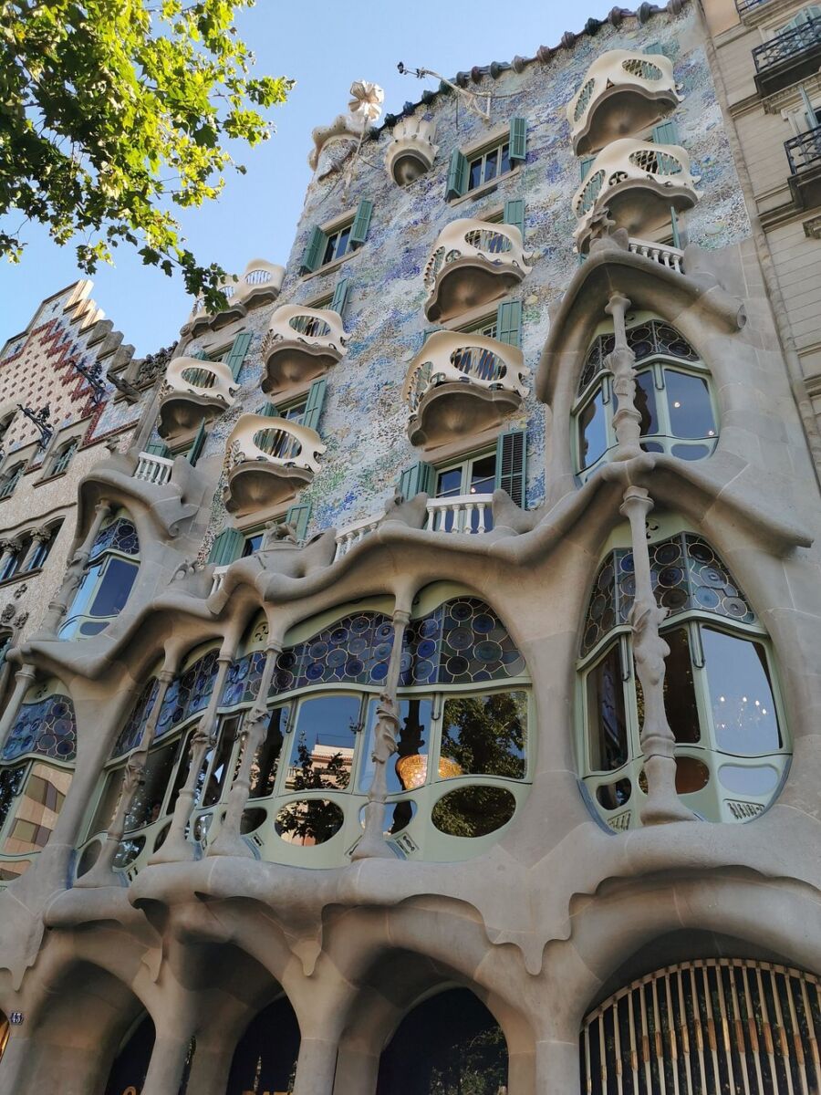 Modern and unique architecture in Eixample