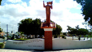 Estatua Fundador De Generaciones