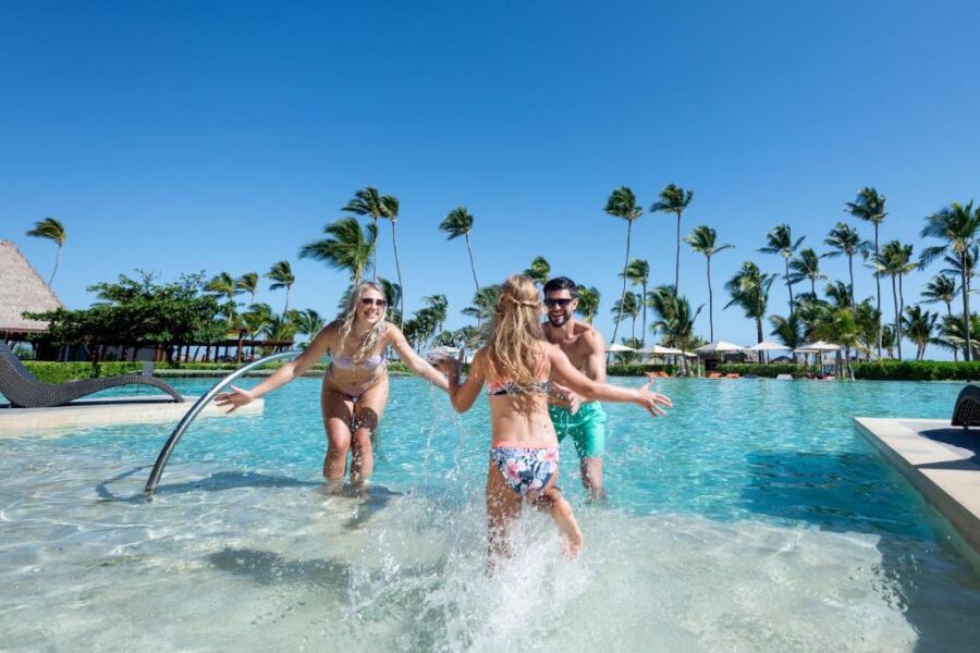 Family enjoying the pool