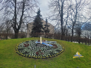 Flower clock