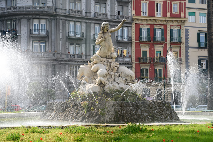 Fontana della Sirena