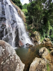 Hunasgeriya waterfall