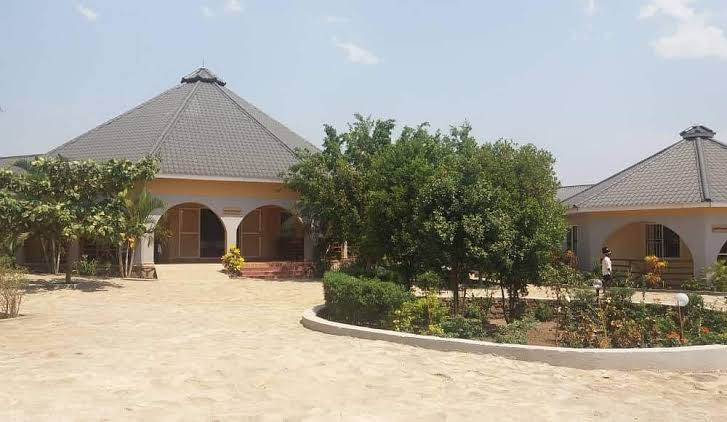 LAVIC COUNTRY RESORT, ADJUMANI.