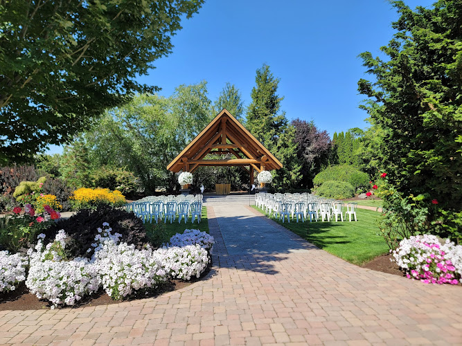 Log House Garden at Willow Lake