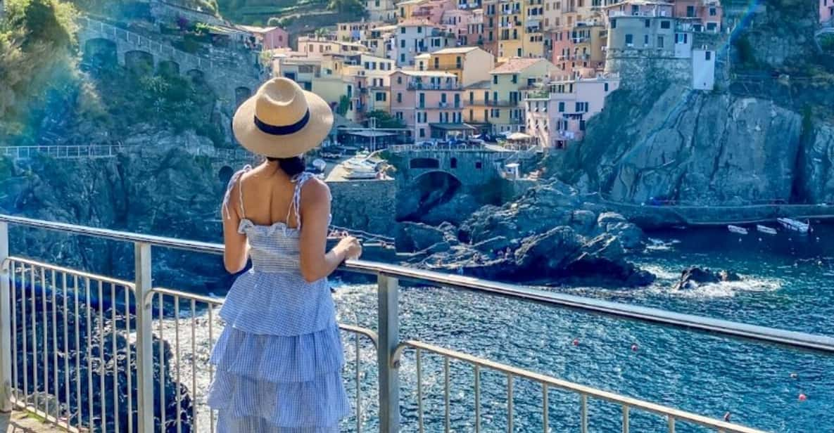 Lady tourist in Manarola