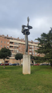 Maternidad, escultura deJosé Antonio Eslava Urra