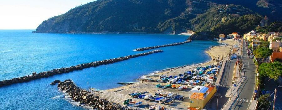 Coastal waters and amazing views at Moneglia