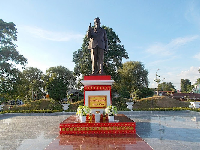 Nouhak Phoumsavanh Memorial Park