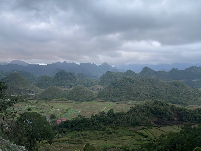 Núi đôi quản bạ