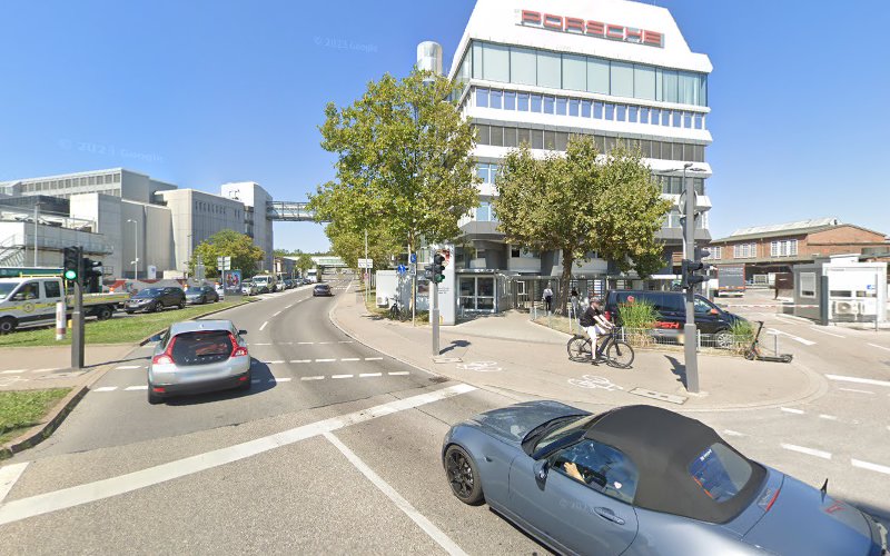 Porscheplatz 1