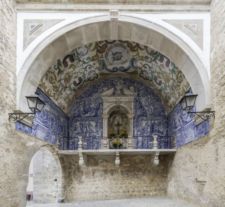 Altar at the Porta da Vila in Portugal