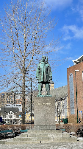 Roald Amundsen Monument