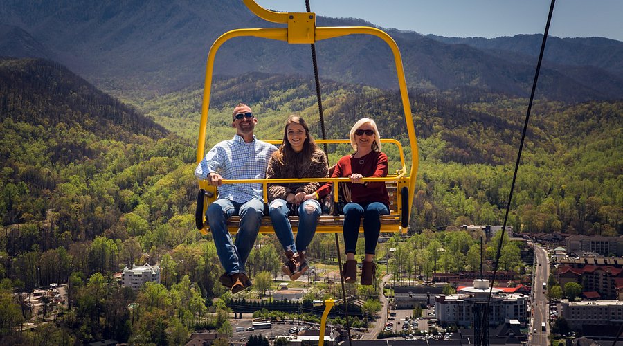 A family enjoying the SkyLift Park