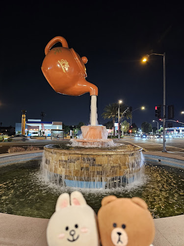 Soaring Teapot Fountain