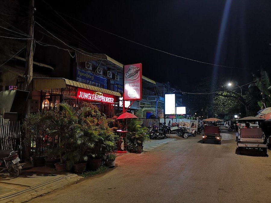 Sok san road night