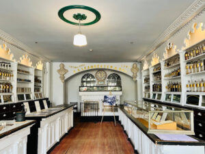 Stabler-Leadbeater Apothecary Museum