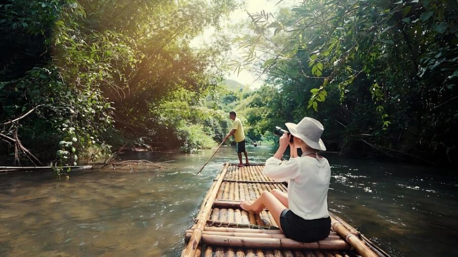 Tourist on a raft tour in Tonsai