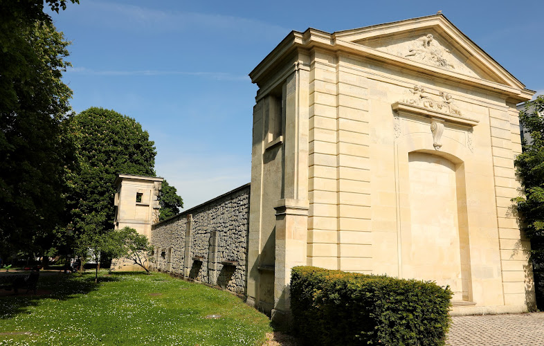 Vestiges du château de Roissy-en-France