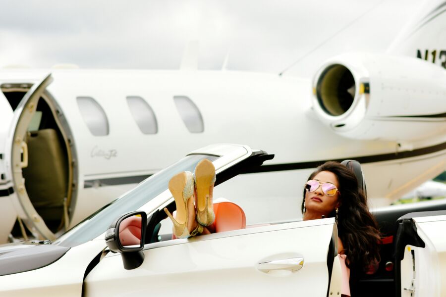 Woman jetsetter