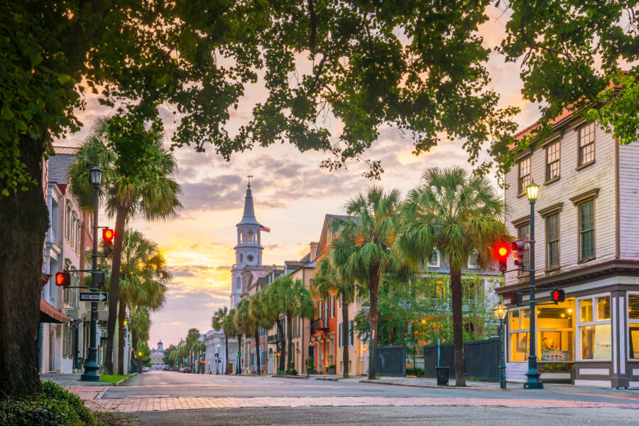 Panoramic view of Charleston, South Carolina, showcasing vibrant, colorful houses lining the historic streets