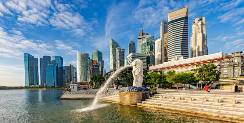 Merlion statue fountain at Merlion Park in Marina Bay