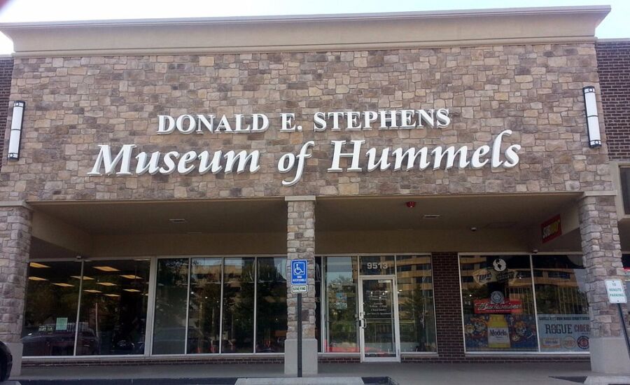 Donald E. Stephens Museum of Hummels