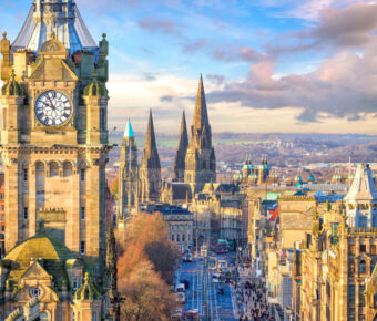 Old town Edinburgh and Edinburgh castle