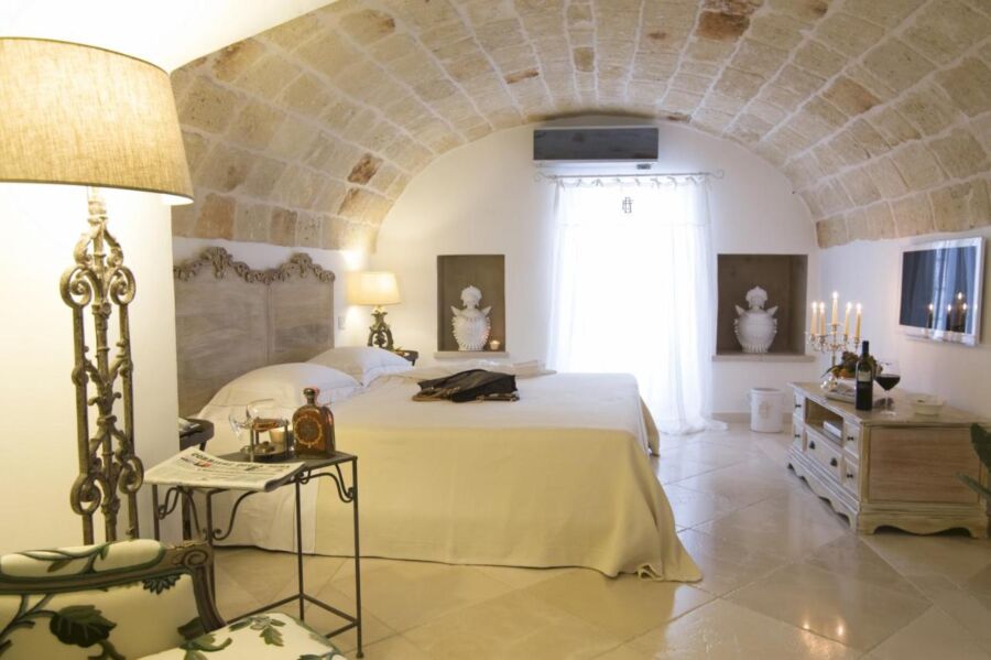 Room interior of the Hotel Don Ferrante accommodation