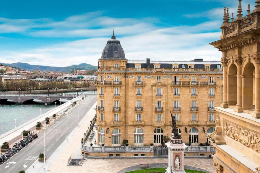 Hotel Maria Cristina, a Luxury Collection Hotel, San Sebastian building exterior