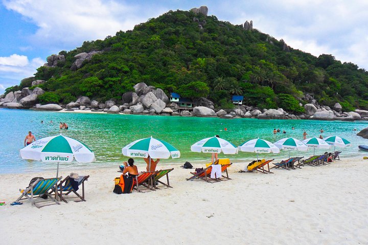 Tourists relaxing at Ko Samui