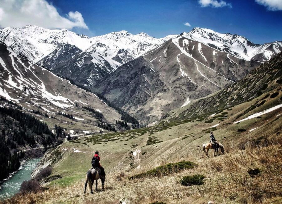 Mega Tour Kyrgyzstan