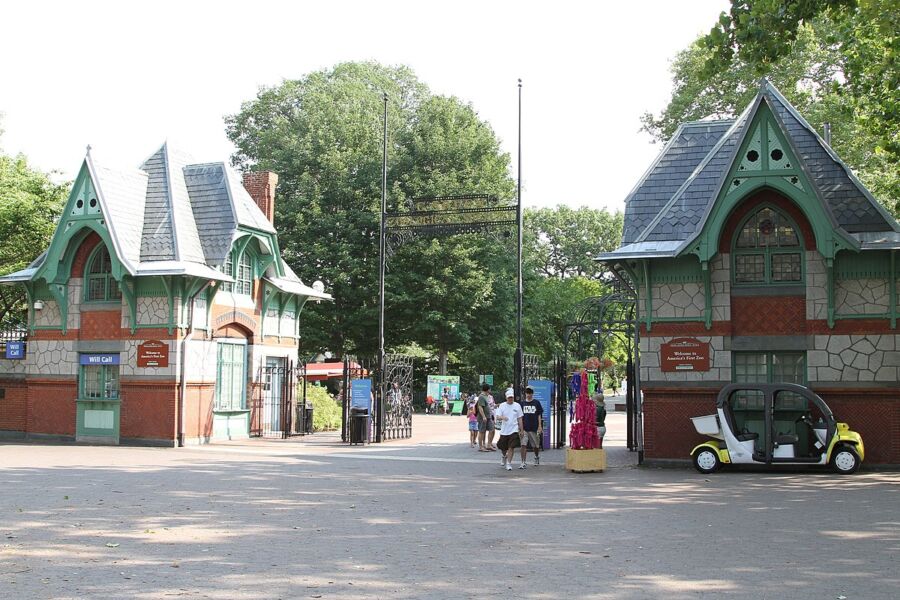 Philadelphia Zoo entrance, Philadelphia, Pennsylvania