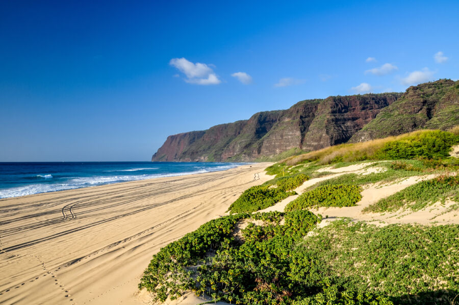 Breathtaking view of Polihale Beach State Park, showcasing the natural beauty of Kauai, Hawaii's western coastline