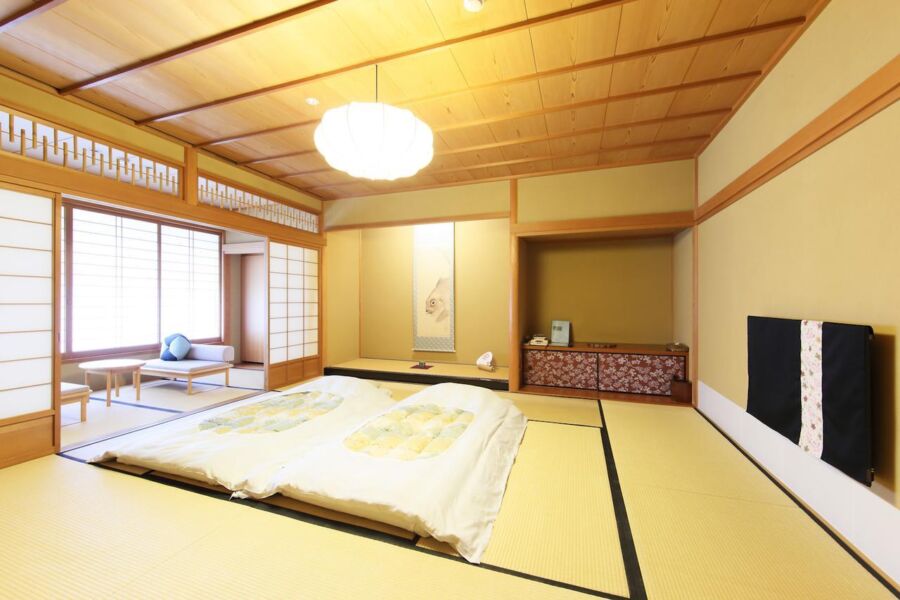 Room interior of the Ryokan Gion Hatanaka Kyoto