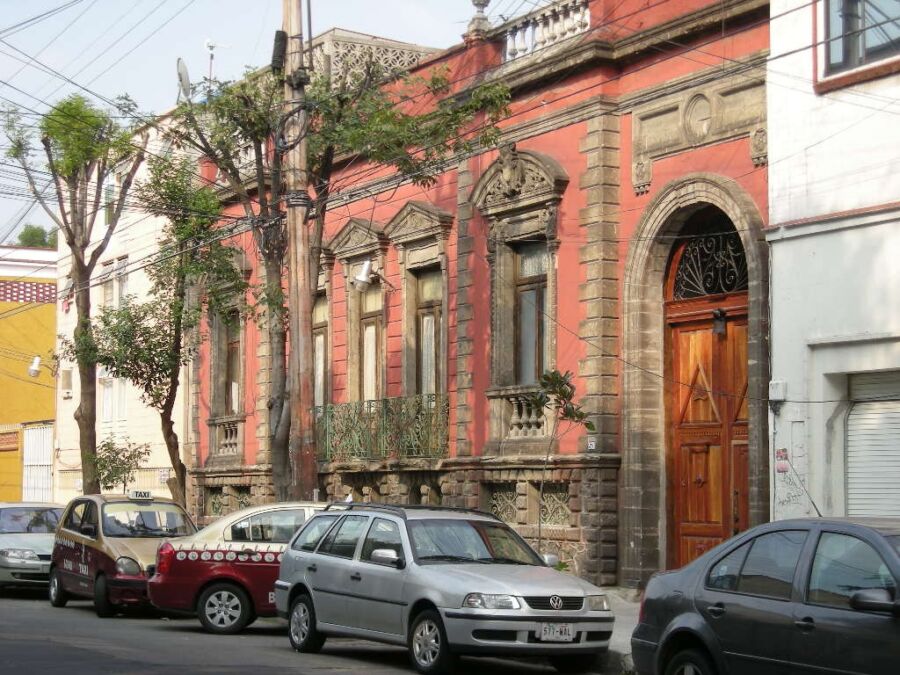 Old mansion on Velazquez de Leon Street in Colonia San Rafael, Mexico City