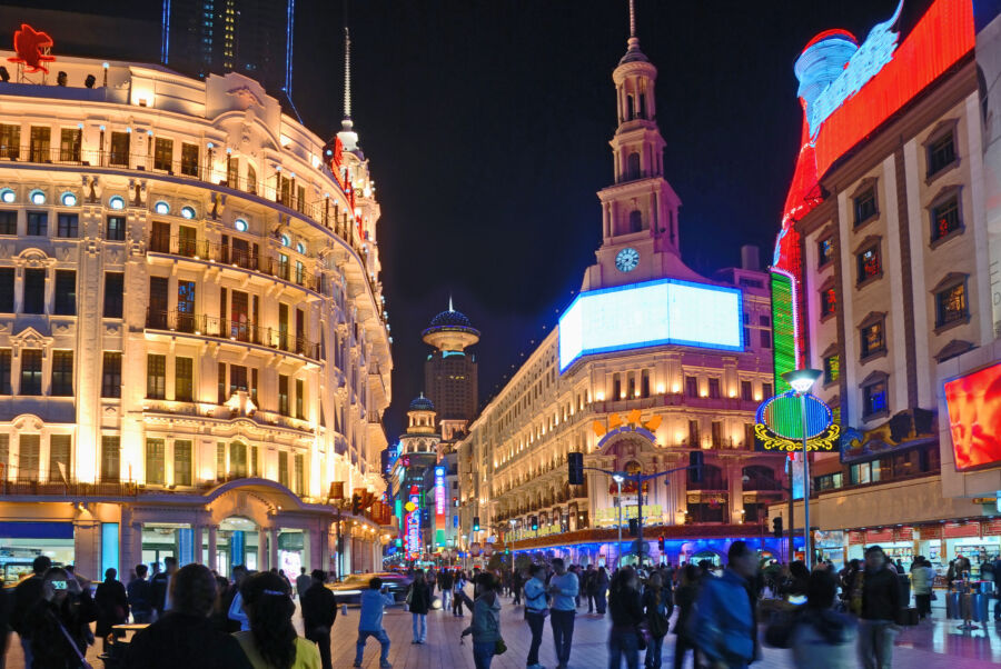 China Shanghai pedestrian Nanjing road at night