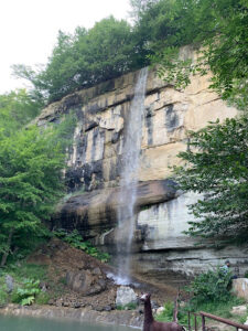 ‪Afurdzhi Falls